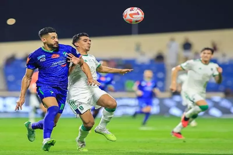 مراد باتنا: عودة ملهمة تعزز آمال الفتح في تفادي الهبوط